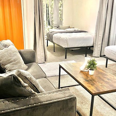 Two Bedroom Villa Studio With Fireplace & Living Room Ντητρόιτ Εξωτερικό φωτογραφία